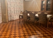 Satılır 5 otaqlı 132 m2 köhnə tikili 9 mkr