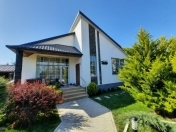 Satılır 4 otaqlı 150 m2 bağ evi Şüvəlan Park ticarət mərkəzi