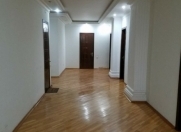 İcarəyə verilir 5 otaqlı 250 m2 yeni tikili Gənclik m.