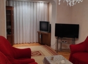 İcarəyə verilir 2 otaqlı 50 m2 köhnə tikili İnşaatçılar m.