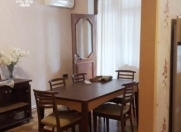 Satılır 5 otaqlı 130 m2 köhnə tikili Həzi Aslanov m.