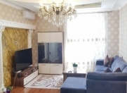 Satılır 2 otaqlı 70 m2 köhnə tikili Qara Qarayev m.