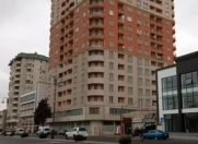 Satılır 3 otaqlı 106 m2 yeni tikili İnşaatçılar m.