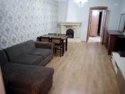 Satılır 2 otaqlı 65 m2 köhnə tikili Xalqlar Dostluğu m.