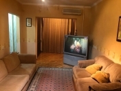 Satılır 3 otaqlı 90 m2 köhnə tikili 8 mkr