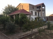 Satılır 7 otaqlı 540 m2 bağ evi Koroğlu m.