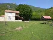 Satılır 2 otaqlı 5200 m2 obyekt Oğuz