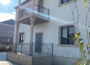 Satılır 5 otaqlı 200 m2 həyət evi Binə