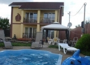 İcarəyə verilir 5 otaqlı 180 m2 həyət evi Buzovna