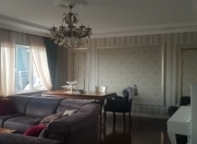 Satılır 5 otaqlı 110 m2 köhnə tikili Qara Qarayev m.