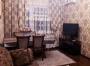 Satılır 2 otaqlı 61 m2 köhnə tikili Qara Qarayev m.