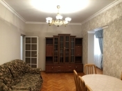 İcarəyə verilir 3 otaqlı 127 m2 yeni tikili Nizami m.