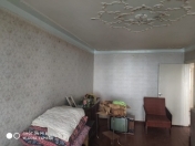 Satılır 3 otaqlı 70 m2 köhnə tikili Memar Əcəmi m.