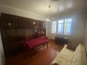 Satılır 2 otaqlı 52 m2 köhnə tikili Gənclik m.