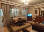 Satılır 5 otaqlı 130 m2 köhnə tikili Ayna Sultanova heykəli