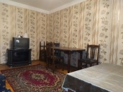 İcarəyə verilir 1 otaqlı 33 m2 köhnə tikili Elmlər Akademiyası m.