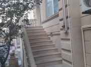 İcarəyə verilir 10 otaqlı 300 m2 ofis 28 May m.