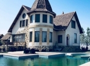 Satılır 13 otaqlı 2000 m2 obyekt Göygöl