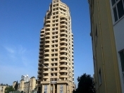 İcarəyə verilir 3 otaqlı 130 m2 yeni tikili 28 May m.