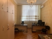 Satılır 3 otaqlı 150 m2 ofis 8 km
