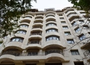 İcarəyə verilir 4 otaqlı 220 m2 yeni tikili Səbail r.