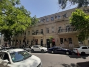 İcarəyə verilir 3 otaqlı 73 m2 ofis İçəri Şəhər m.