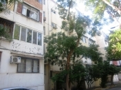 Satılır 2 otaqlı 50 m2 köhnə tikili 8 km