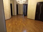 Satılır 4 otaqlı 172 m2 yeni tikili Tibb Universiteti