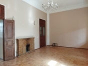 İcarəyə verilir 4 otaqlı 200 m2 ofis Səbail r.