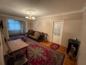 Satılır 2 otaqlı 50 m2 köhnə tikili Xalqlar Dostluğu m.