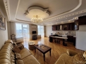 Satılır 1 otaqlı 60 m2 yeni tikili 28 May m.