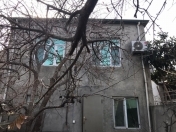 Satılır 6 otaqlı 200 m2 həyət evi Binəqədi r.
