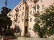 Satılır 1 otaqlı 40 m2 köhnə tikili ABŞ səfirliyi