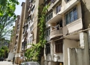 Satılır 3 otaqlı 75 m2 köhnə tikili Yasamal parkı