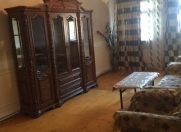 İcarəyə verilir 3 otaqlı 80 m2 köhnə tikili İnşaatçılar m.