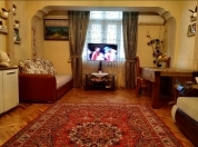 İcarəyə verilir 3 otaqlı 90 m2 köhnə tikili Elmlər Akademiyası m.