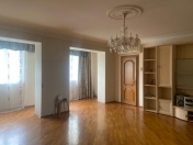 İcarəyə verilir 3 otaqlı 80 m2 köhnə tikili Elmlər Akademiyası m.