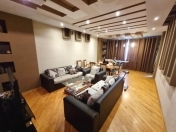 İcarəyə verilir 4 otaqlı 205 m2 yeni tikili Nizami m.