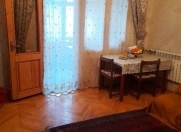 Satılır 2 otaqlı 52 m2 köhnə tikili 8 km