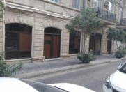İcarəyə verilir 7 otaqlı 270 m2 obyekt 28 may