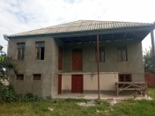 Satılır 6 otaqlı 8000 m2 həyət evi Ağstafa