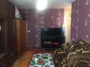 İcarəyə verilir 2 otaqlı 43 m2 köhnə tikili Elmlər Akademiyası m.