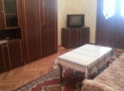 İcarəyə verilir 2 otaqlı 55 m2 köhnə tikili Elmlər Akademiyası m.