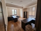 İcarəyə verilir 3 otaqlı 80 m2 ofis Metropark