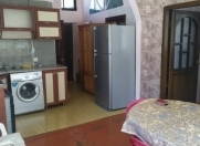 İcarəyə verilir 4 otaqlı 90 m2 köhnə tikili 28 May m.