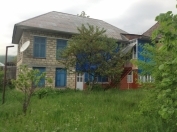 Satılır 6 otaqlı 200 m2 həyət evi Şəki