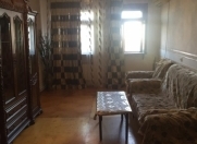 İcarəyə verilir 3 otaqlı 90 m2 köhnə tikili Elmlər Akademiyası m.