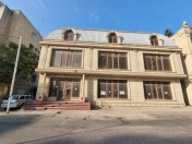 Satılır 3 otaqlı 550 m2 obyekt Bakıxanov