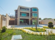 İcarəyə verilir 6 otaqlı 550 m2 bağ evi Novxanı