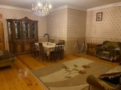 İcarəyə verilir 3 otaqlı 80 m2 həyət evi İnşaatçılar m.